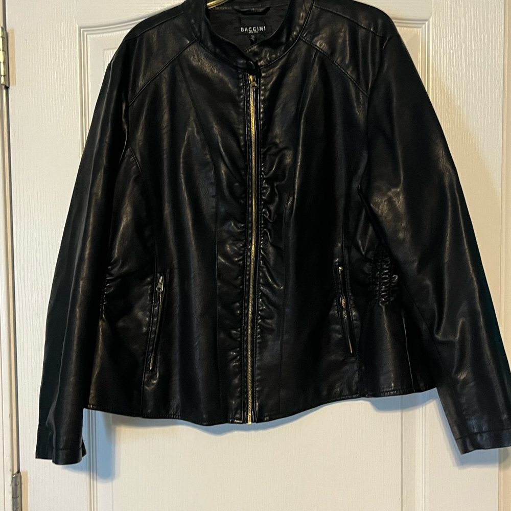 Baccini 3XL
Fake leather jacket, excellent condition. - Picture 2 of 5